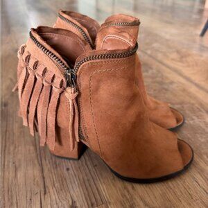 DV by Dolce Vita Josie Suede Fringe Ankle Booties Size 7